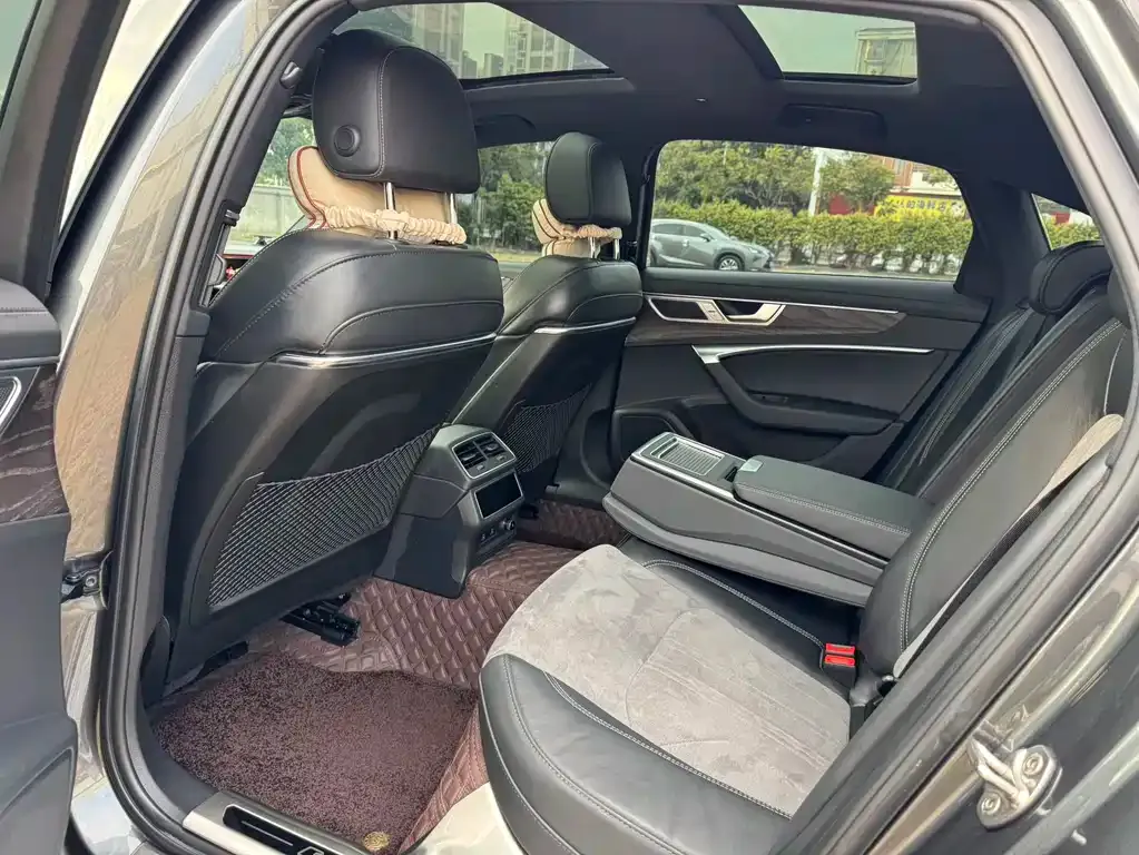 Audi A6L 2023 из CN, фото 5