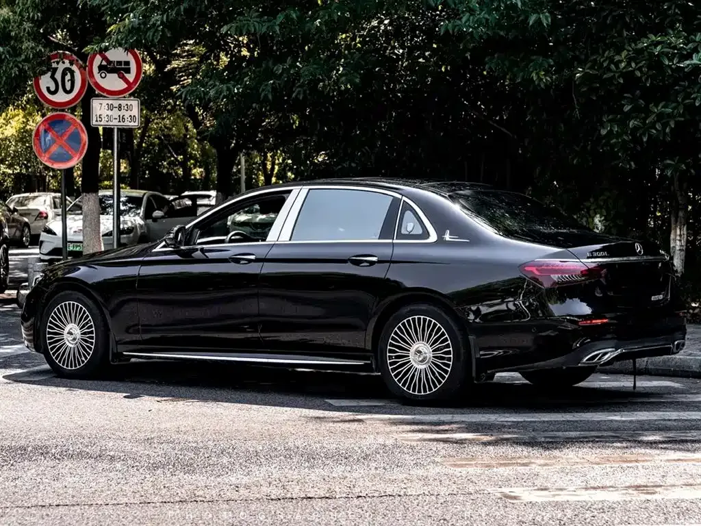 Mercedes-Benz E-Class — фото 7