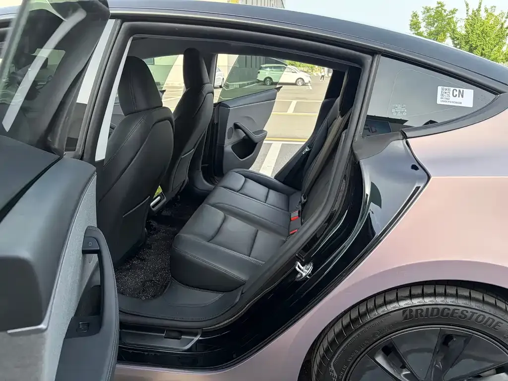 Tesla Model 3 — фото 2