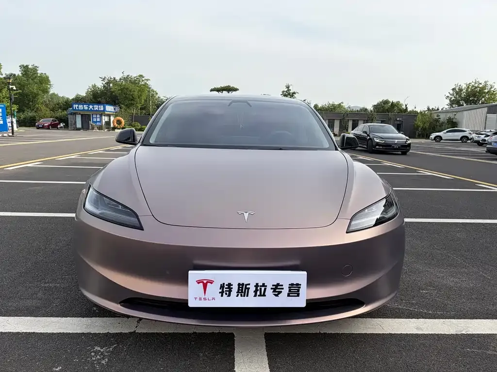 Tesla Model 3 — фото 5