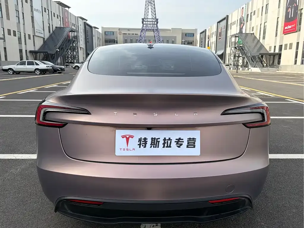 Tesla Model 3 — фото 8