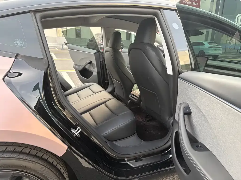 Tesla Model 3 — фото 3