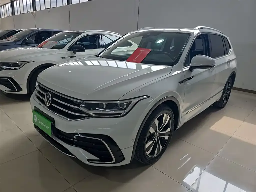 Volkswagen Tiguan L — фото 3