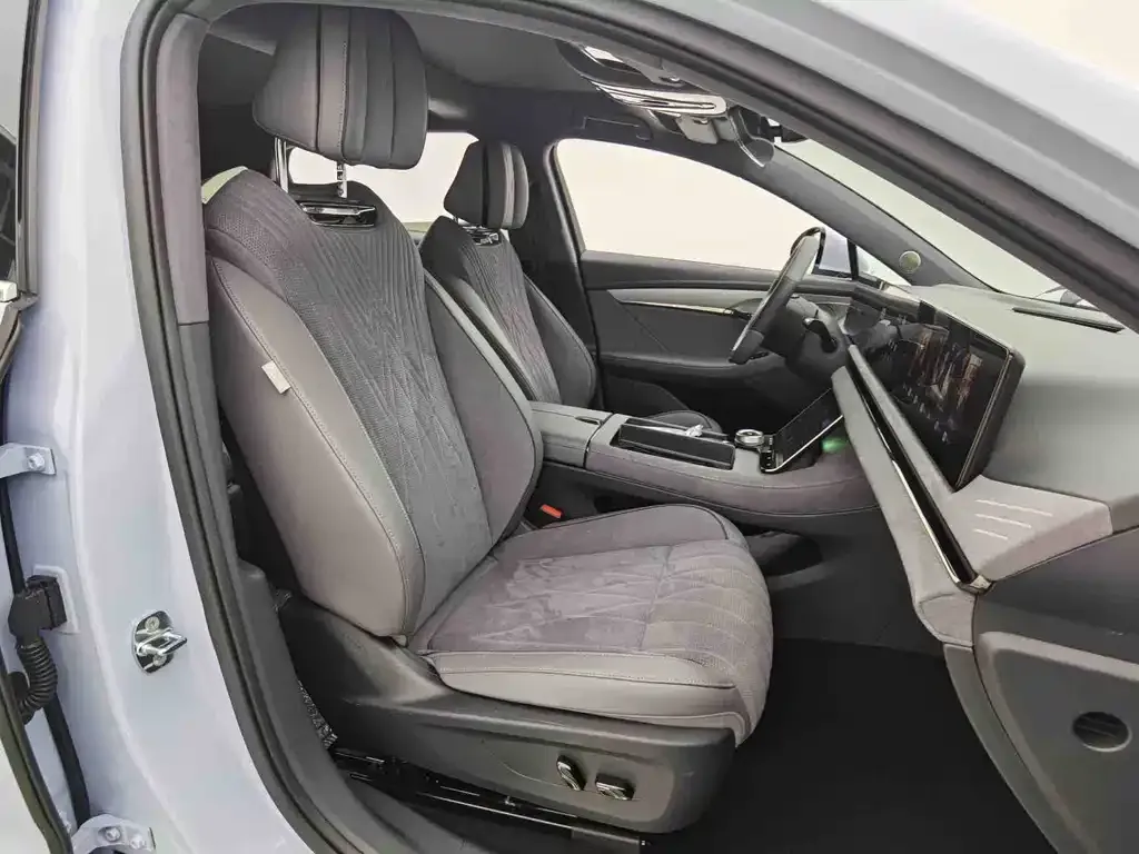 VOYAH Zeekr — фото 6