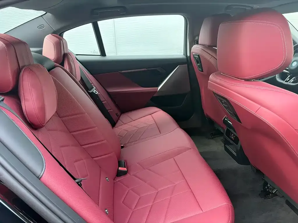 BMW i5 2025 из CN, фото 9
