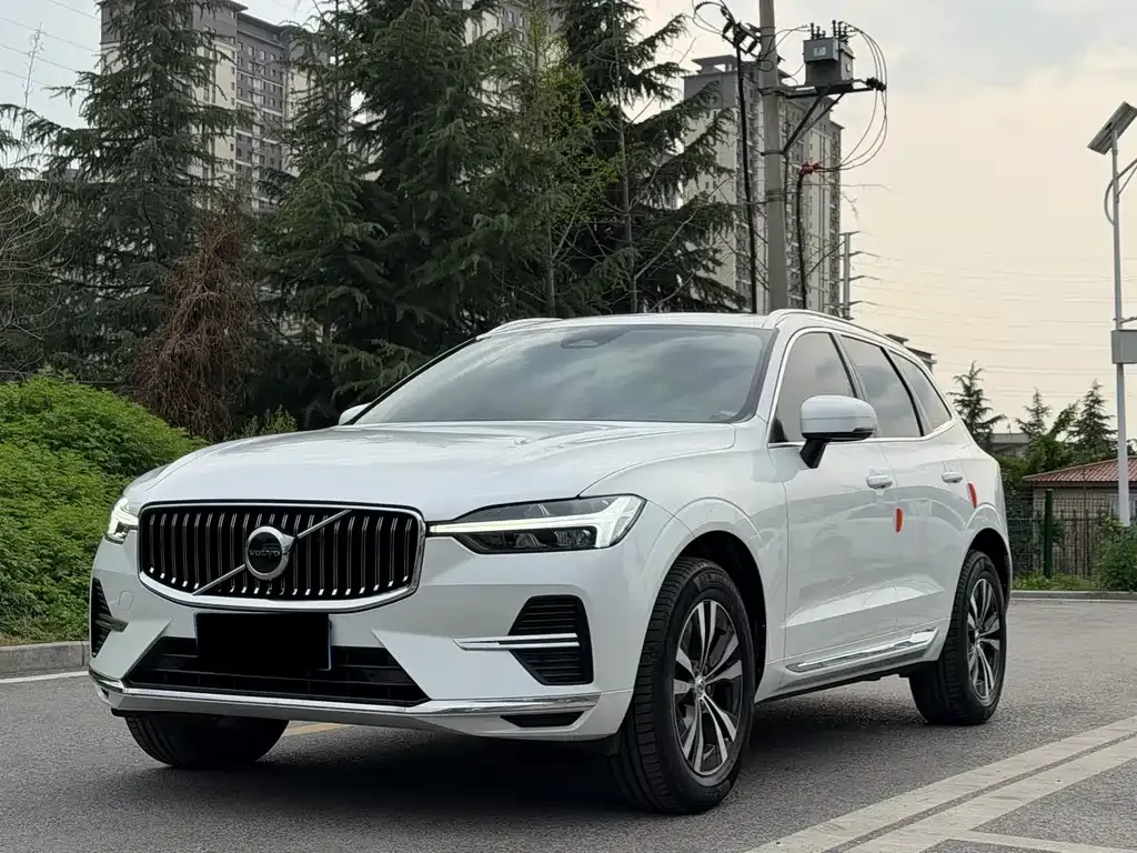 Volvo XC60 — фото 1