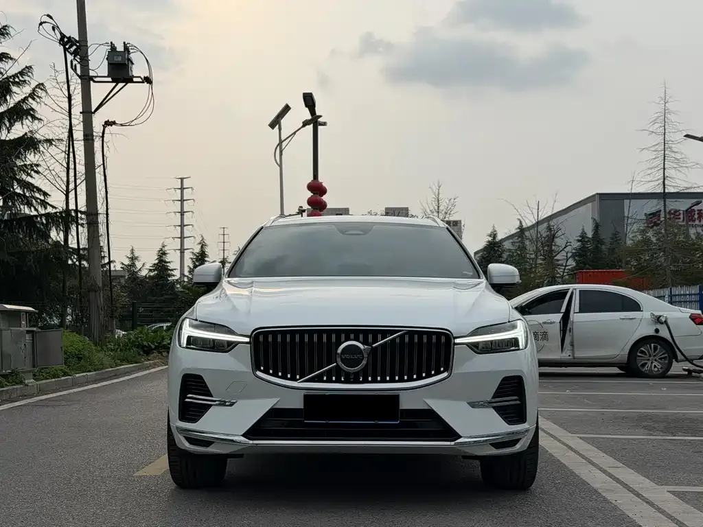 Volvo XC60 — фото 4