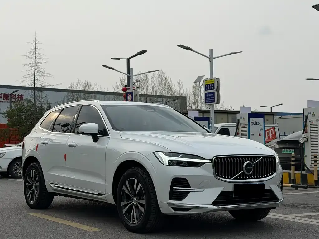 Volvo XC60 — фото 2