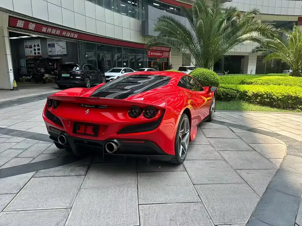 Ferrari F8 — фото 5