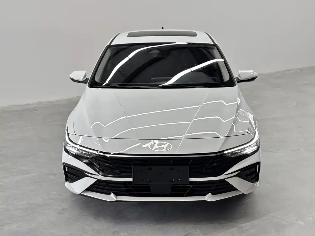 Hyundai Elantra — фото 3