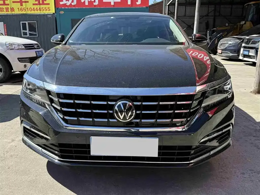 Volkswagen Passat — фото 1