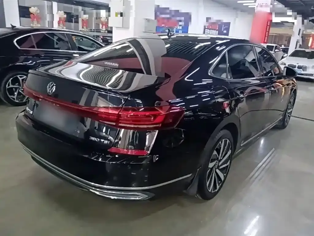 Volkswagen Passat — фото 9