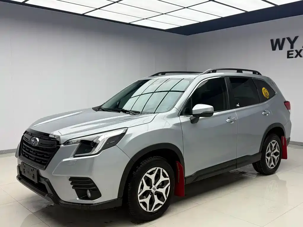 Subaru Forester — фото 1