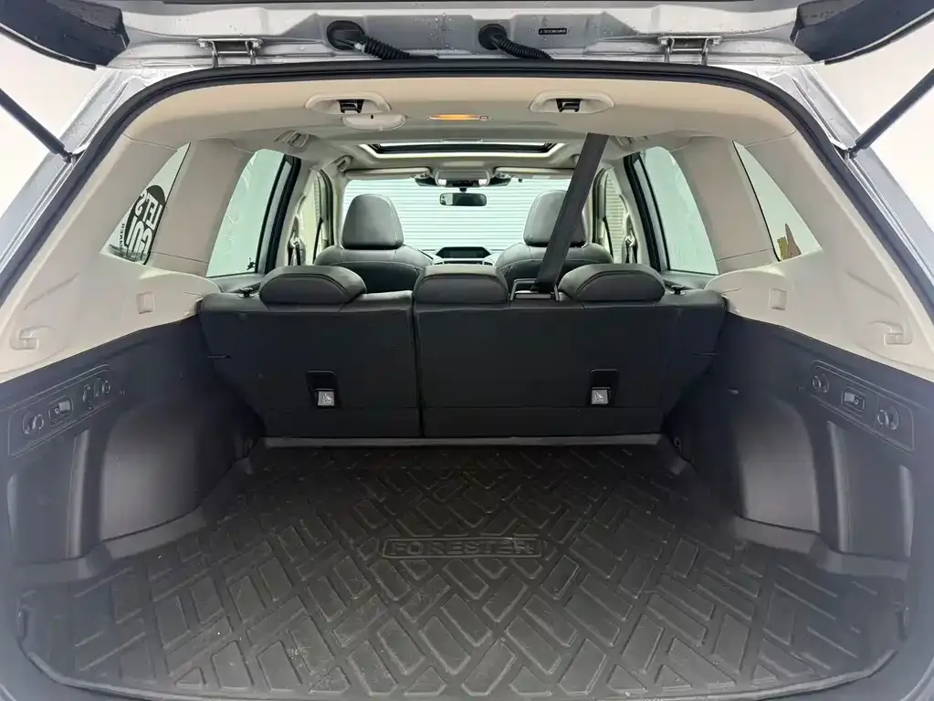 Subaru Forester — фото 8