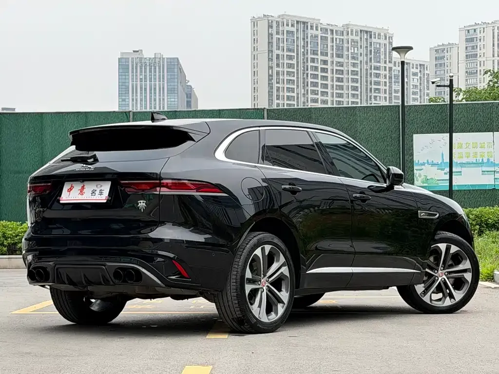 Jaguar F-PACE — фото 8