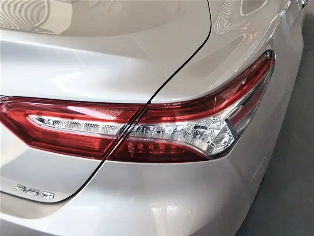 Toyota Camry — фото 6