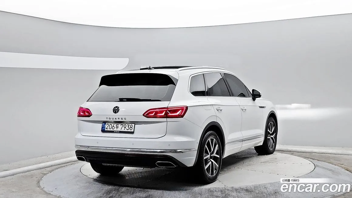 Volkswagen Touareg 2023 из KR, фото 10