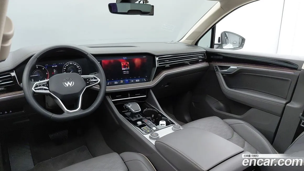 Volkswagen Touareg 2023 из KR, фото 2