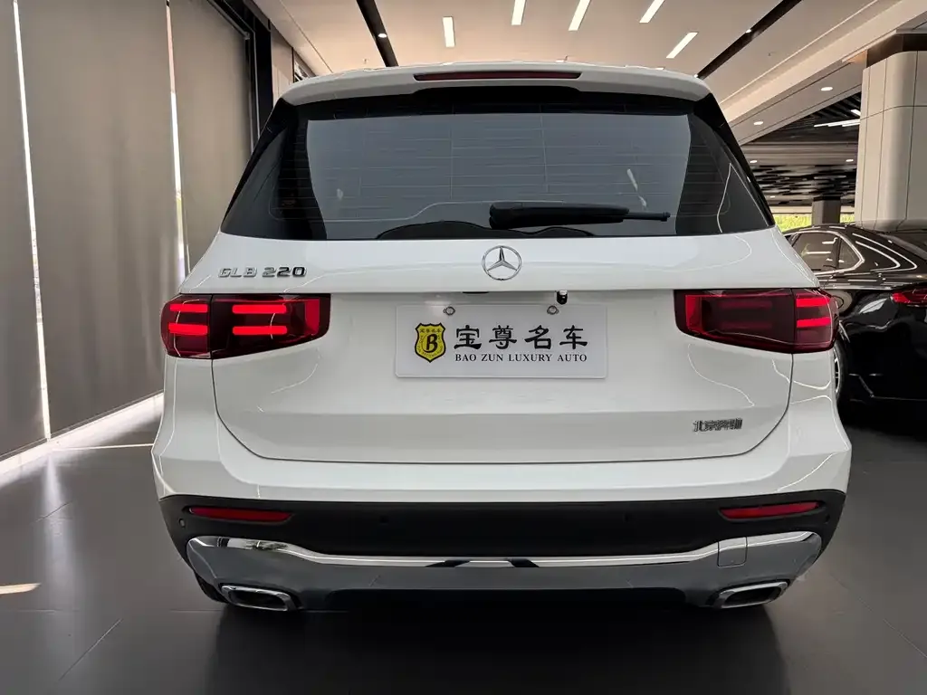 Mercedes-Benz GLB — фото 2