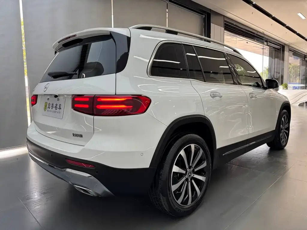 Mercedes-Benz GLB — фото 6