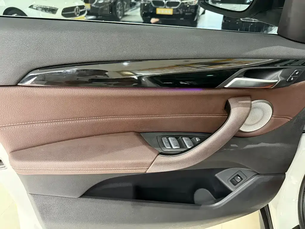 BMW X1 2021 из CN, фото 3