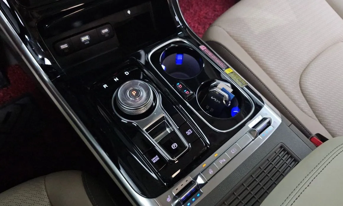 Kia Carnival 2023 из KR, фото 2