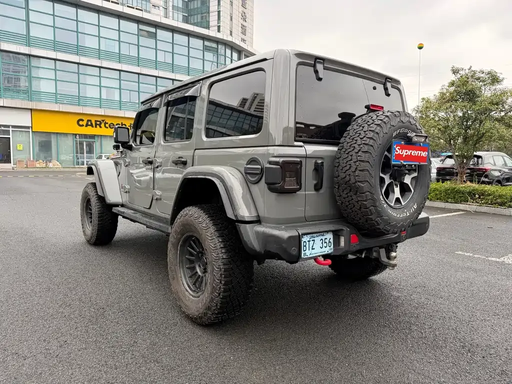 Jeep Wrangler — фото 9