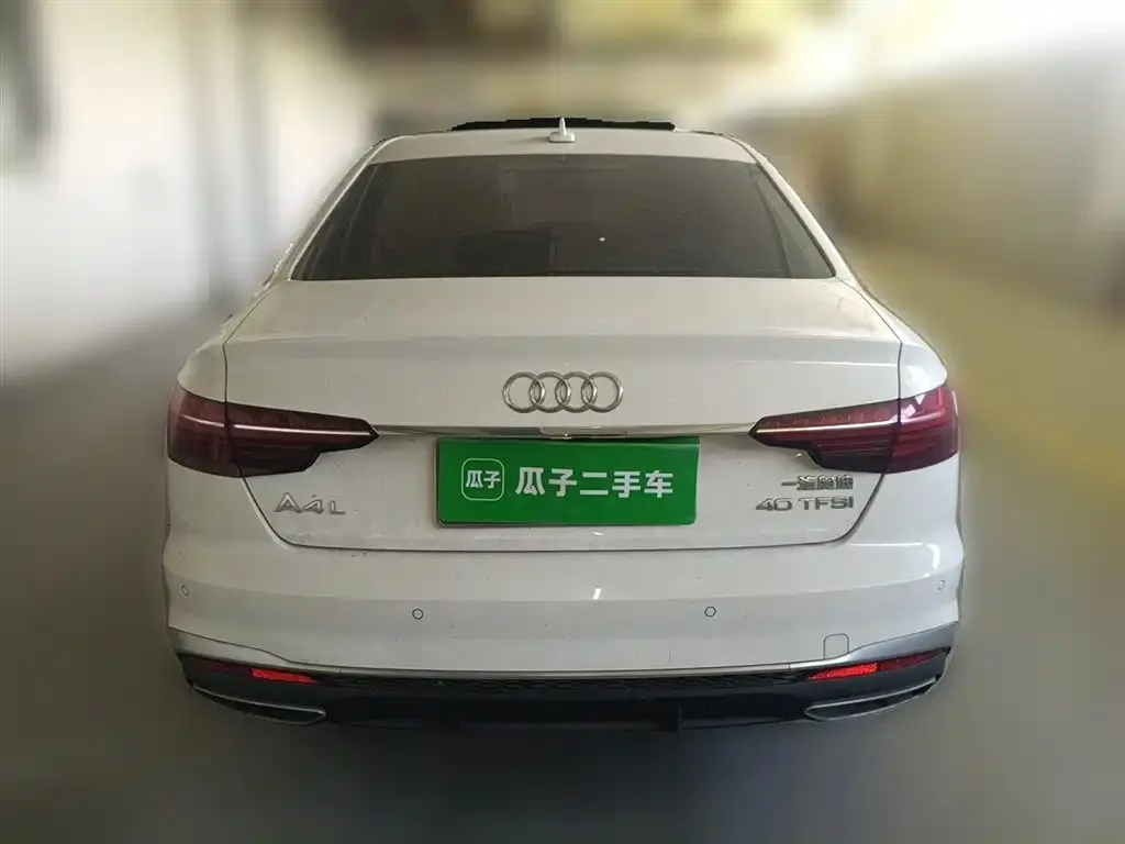 Audi A4L 2023 из CN, фото 3