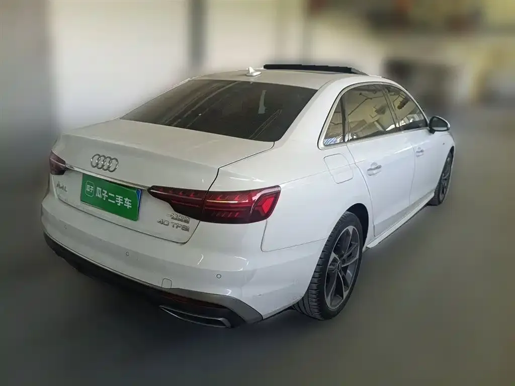 Audi A4L 2023 из CN, фото 2