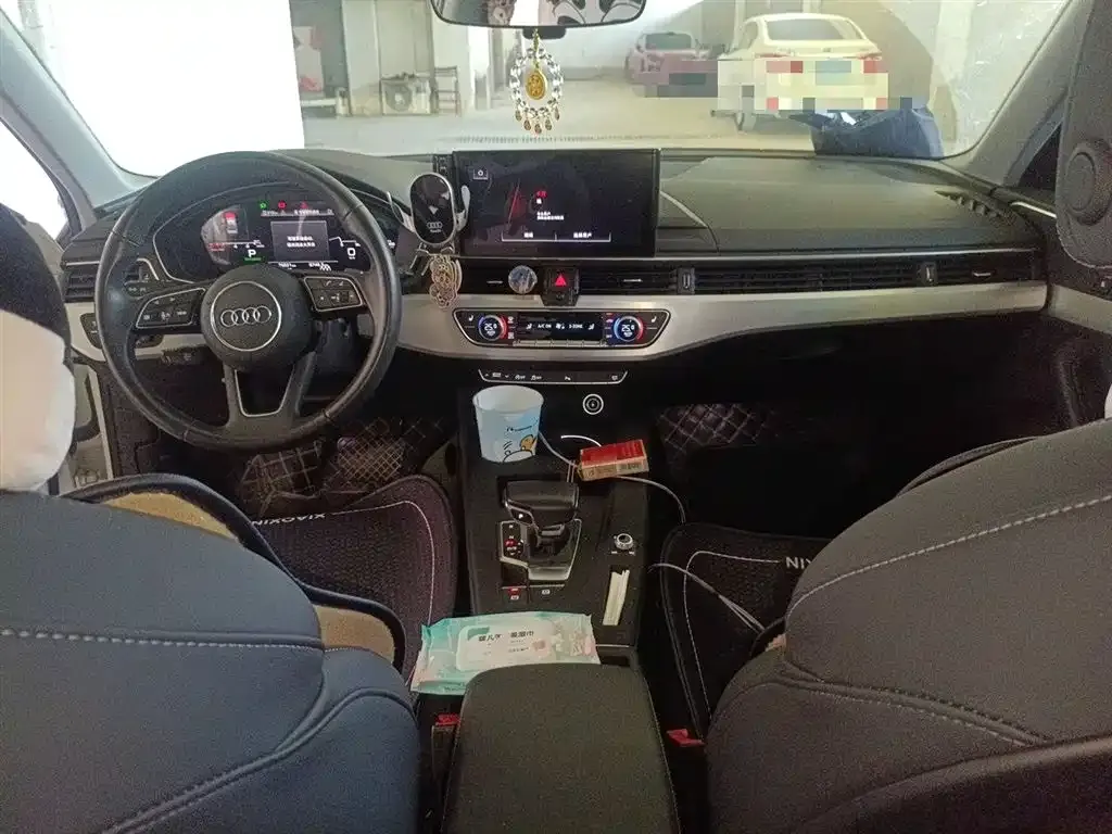 Audi A4L 2023 из CN, фото 4