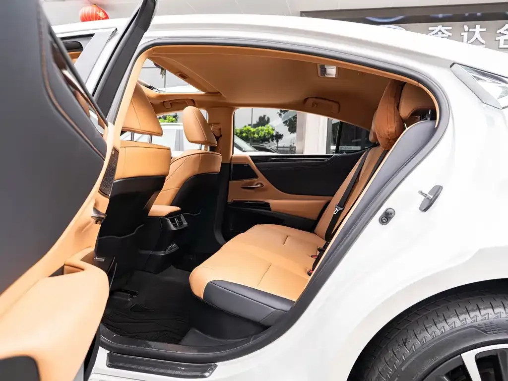 Lexus ES 2023 из CN, фото 6