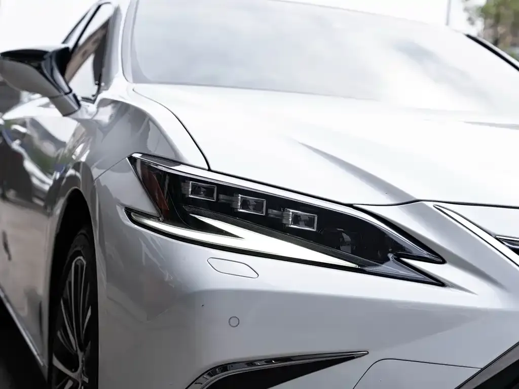 Lexus ES 2023 из CN, фото 2