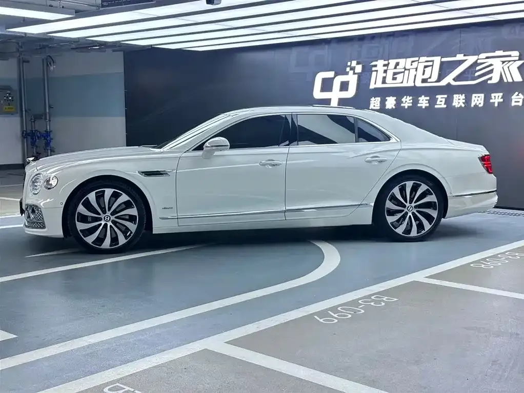 Bentley Flying Spur — фото 8