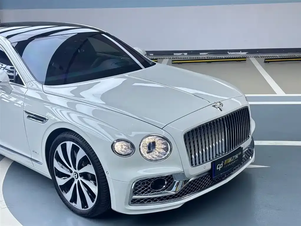 Bentley Flying Spur — фото 5