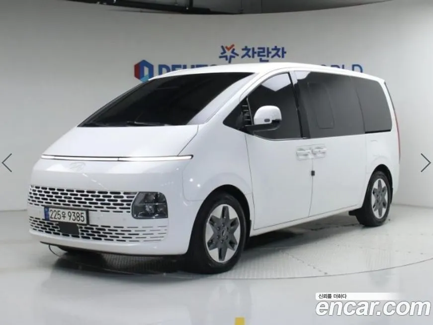 Hyundai Staria — фото 1