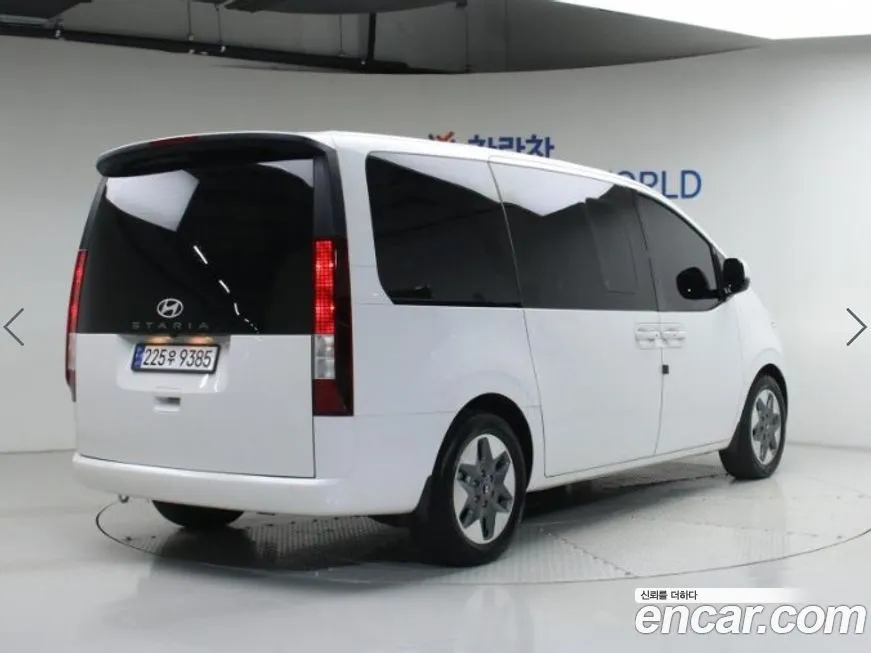 Hyundai Staria — фото 3