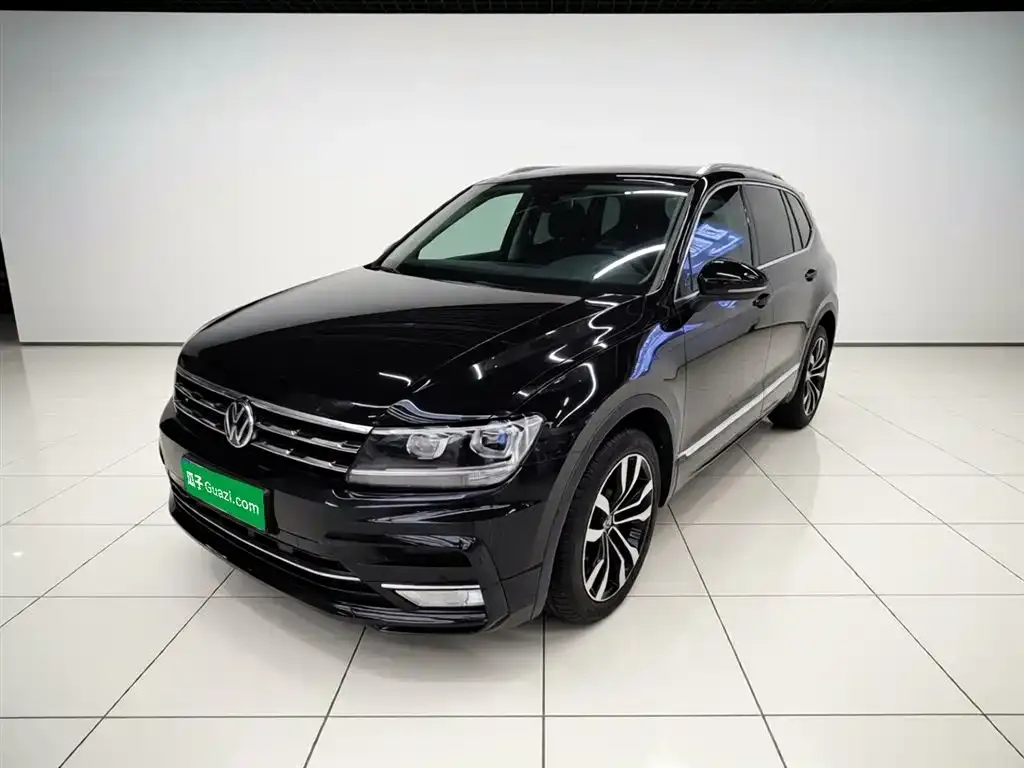 Volkswagen Tiguan L — фото 10