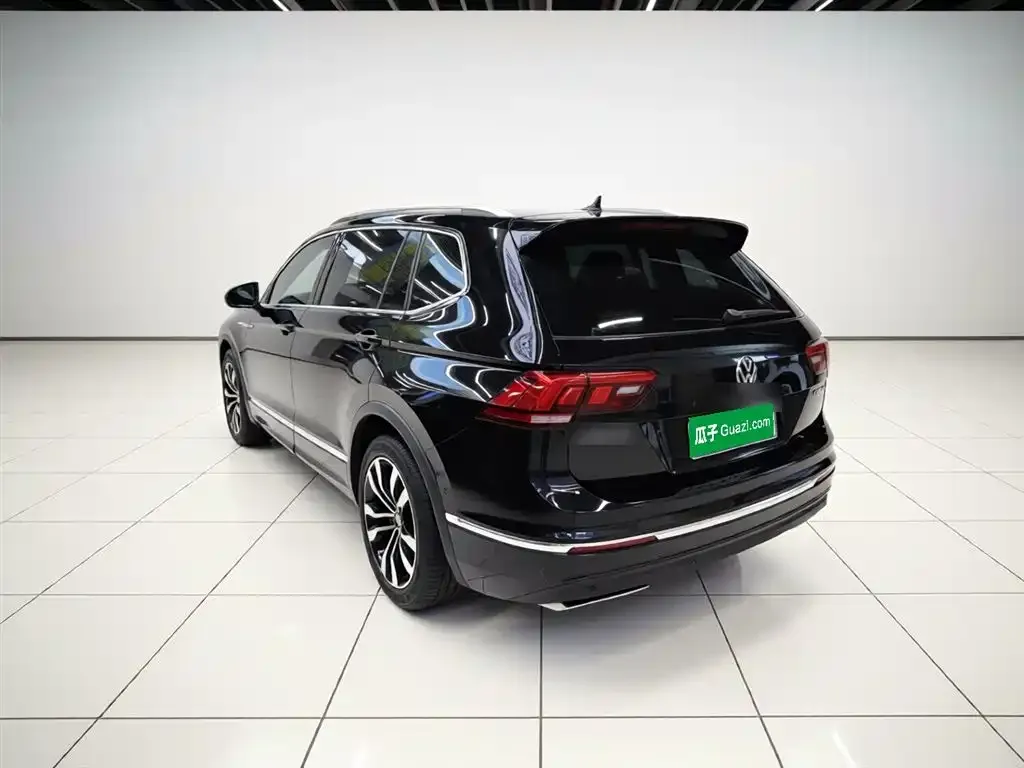 Volkswagen Tiguan L — фото 5