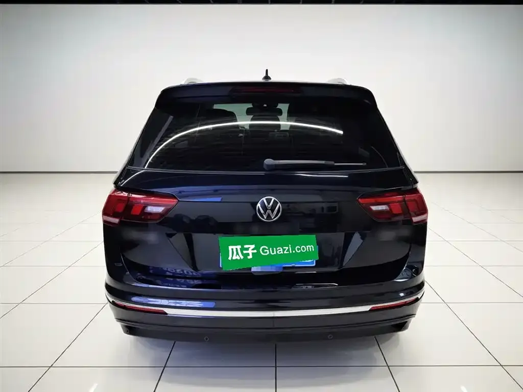 Volkswagen Tiguan L — фото 2