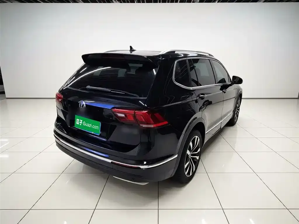 Volkswagen Tiguan L — фото 4