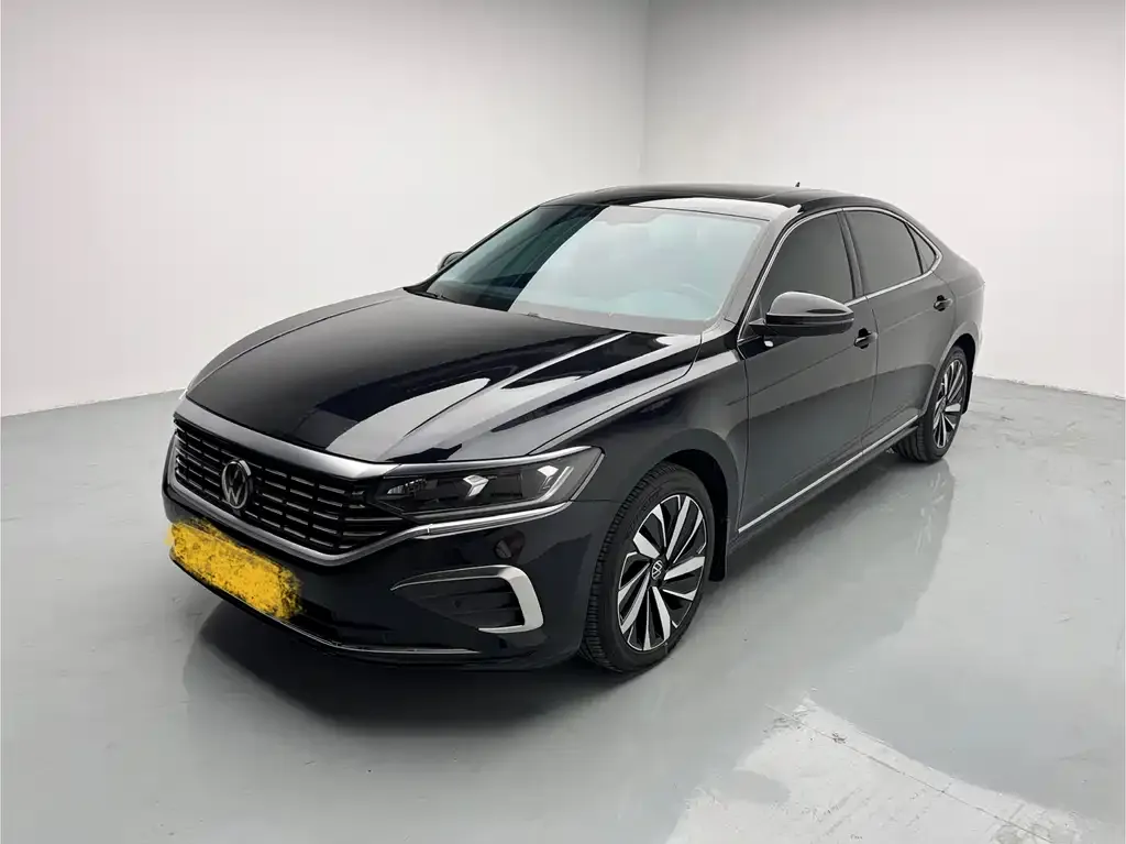 Volkswagen Passat — фото 1