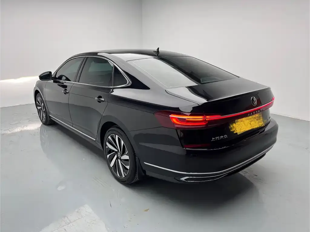 Volkswagen Passat — фото 4