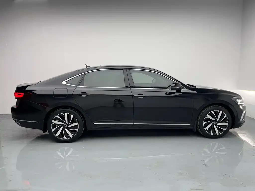 Volkswagen Passat — фото 3