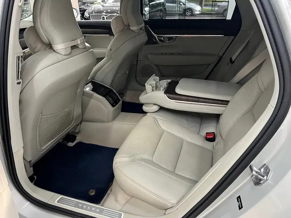 Volvo S90 — фото 2