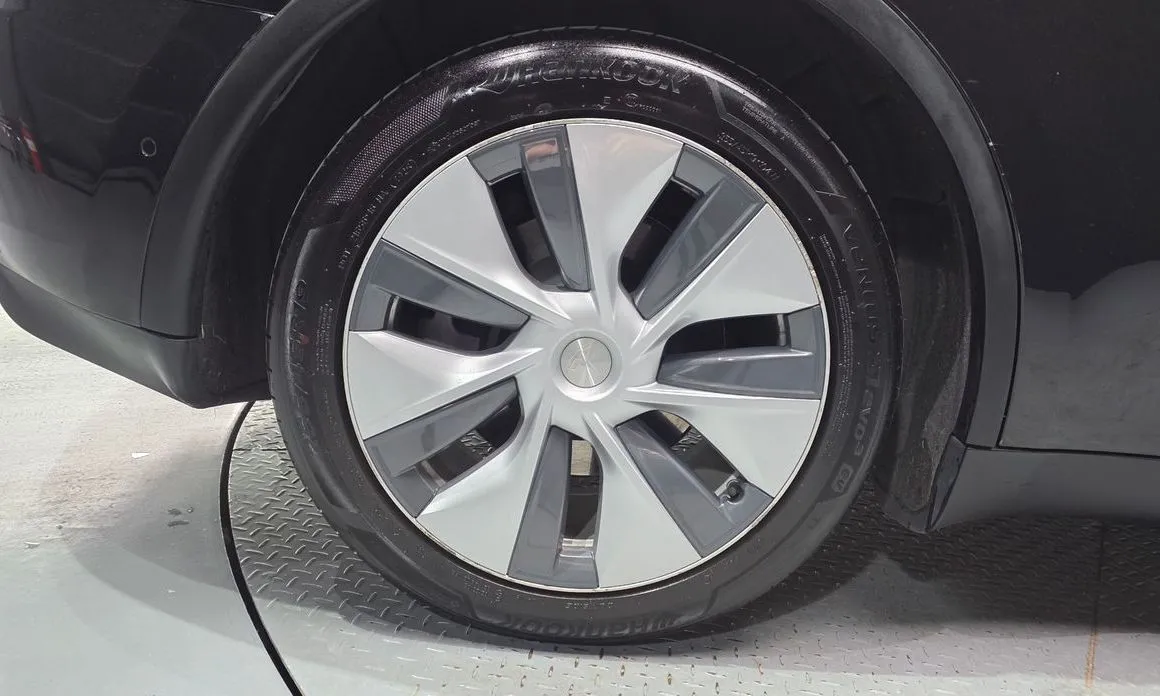 Tesla Model Y 2021 из KR, фото 2