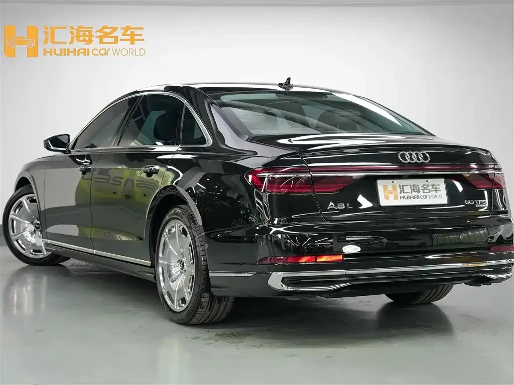 Audi A8 — фото 5