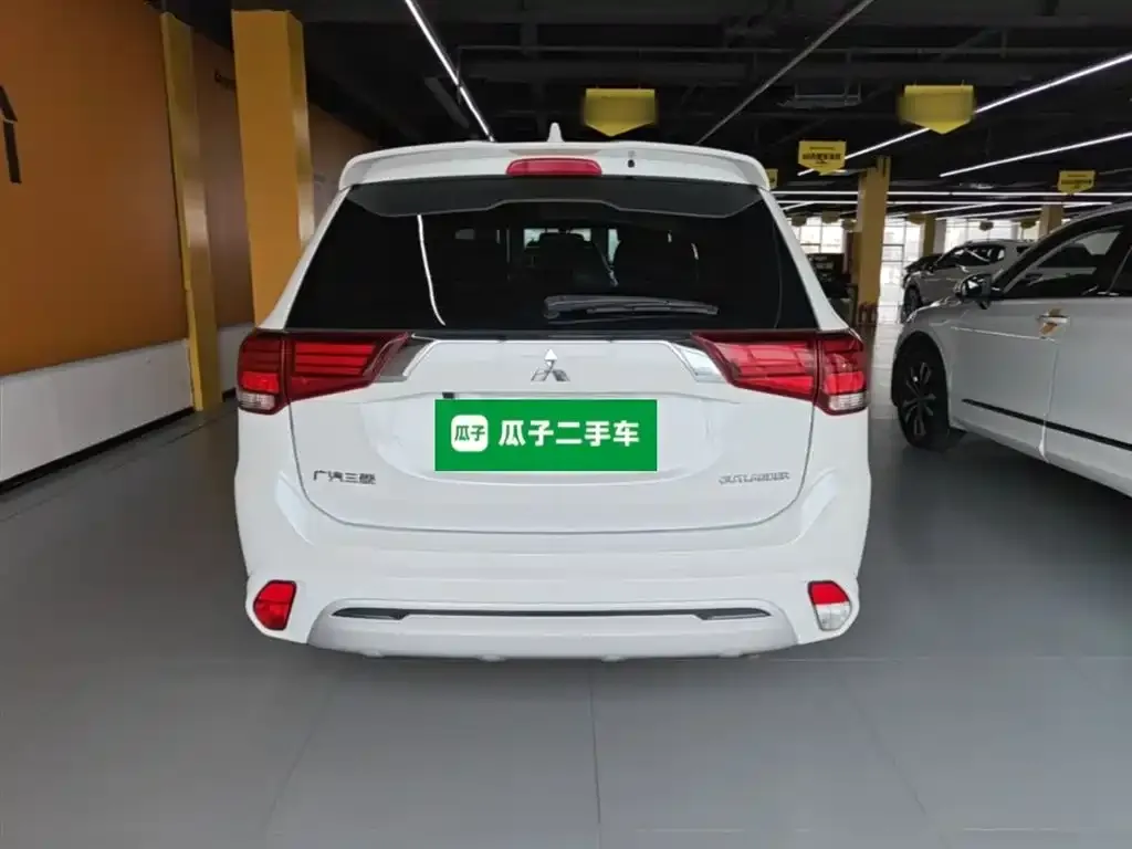Mitsubishi Outlander 2022 из CN, фото 9