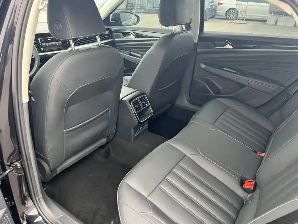 Volkswagen Passat 2022 из CN, фото 4