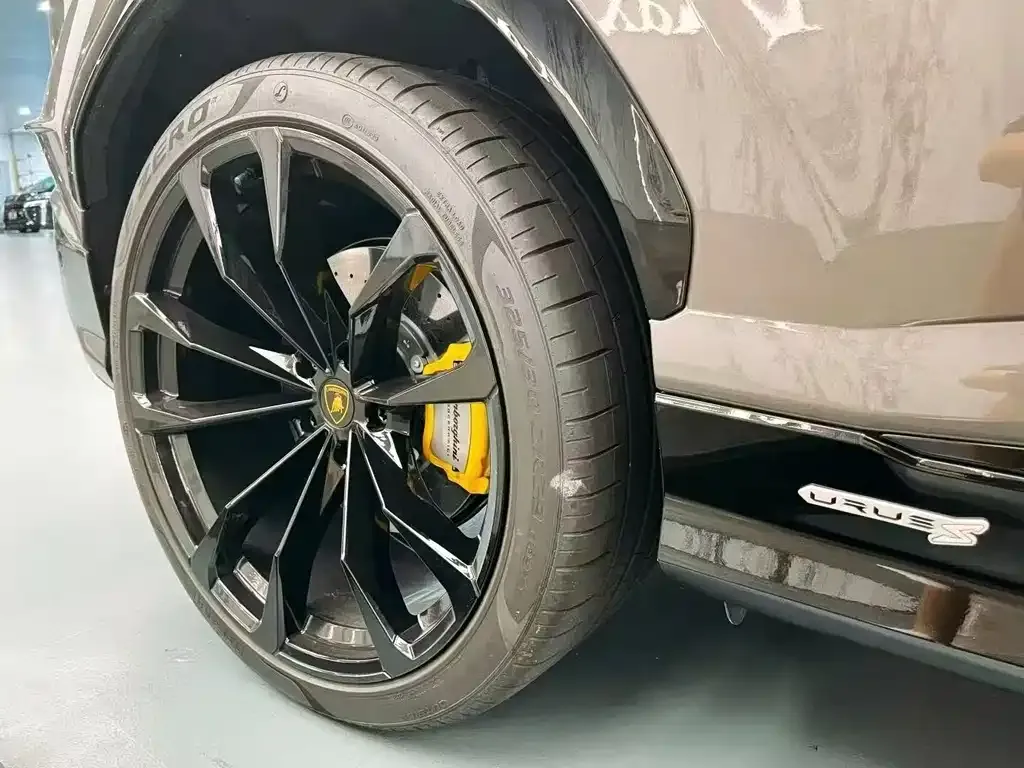 Lamborghini Urus — фото 4