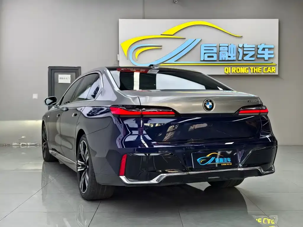 BMW 7 Series 2023 из CN, фото 4